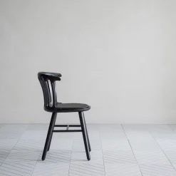 Hans K San Marco ruokailutuoli, musta