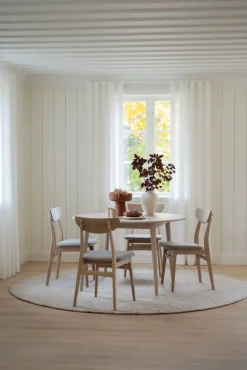 Rowico Rodham tuoli, valkopesty tammi/harmaa beige
