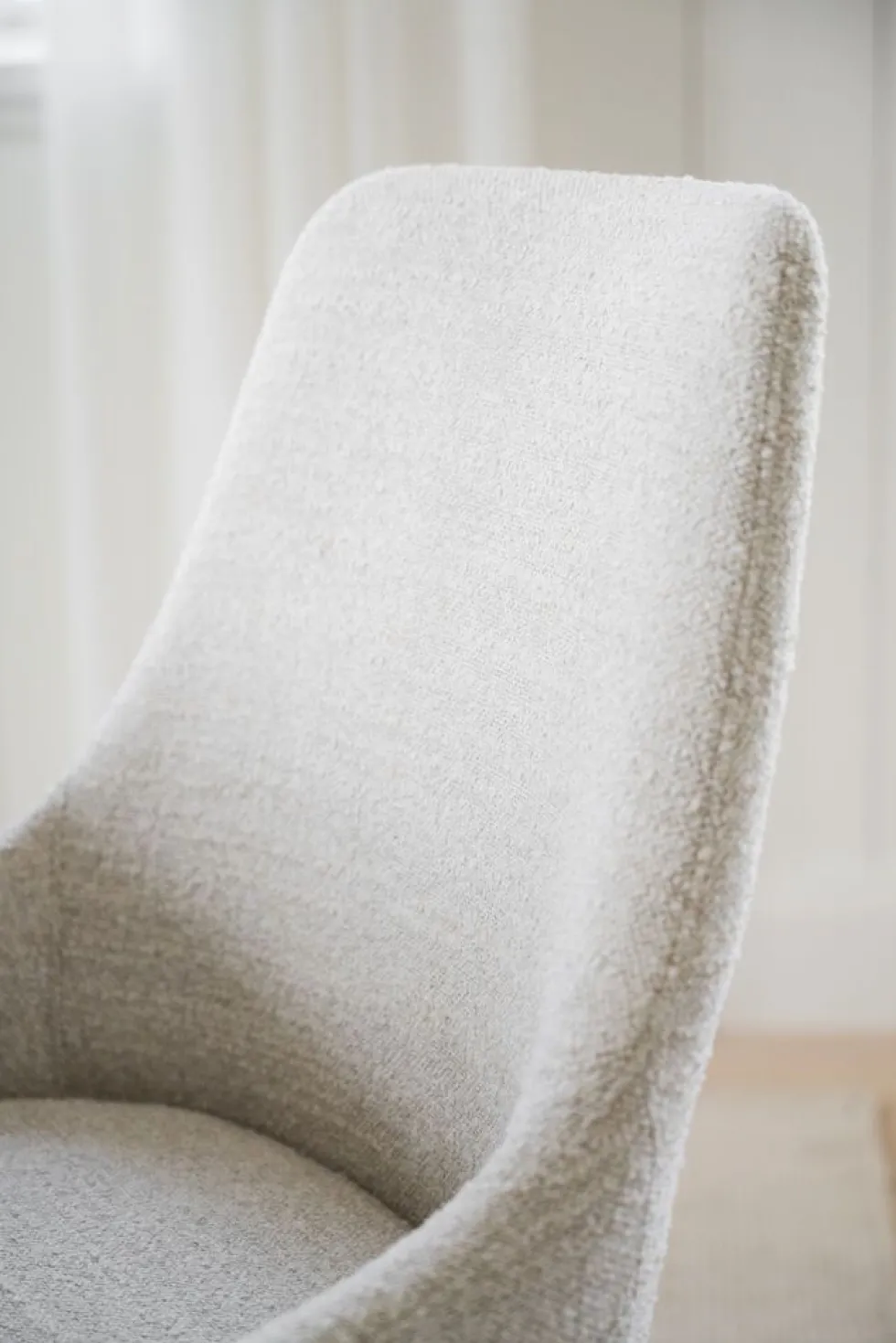 Rowico Sierra tuoli, vaalea beige