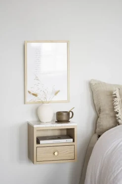 Rowico Whitmore yöpöytä, valkopesty tammi